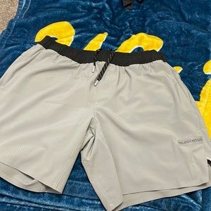 Legends relay short with liner ! Size large.